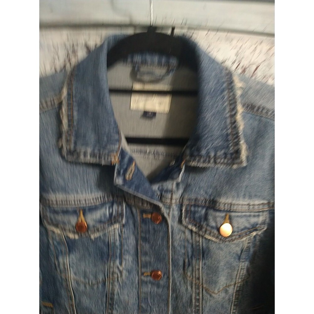 Universal Thread Distressed Denim Jacket Size Med… - image 5